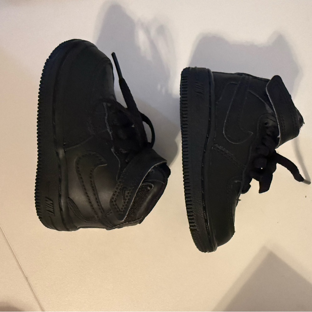 Nike Kids Black Sneakers